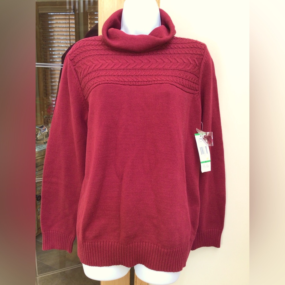 Jones New York Sport ladies sweater. NWT.